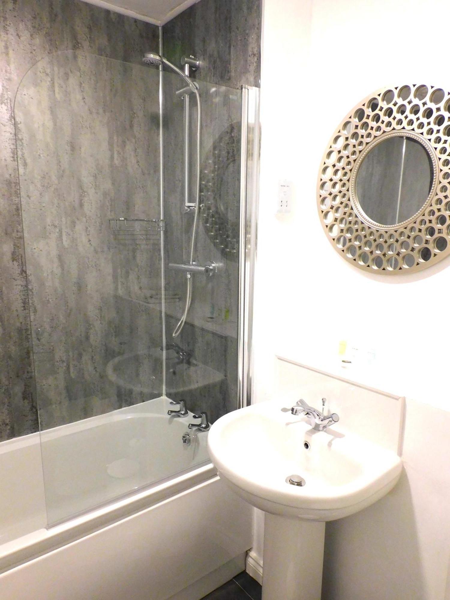 Newly Refurbished 1 Bed Apt In Hamilton Close To Station And Local Amenities Kültér fotó